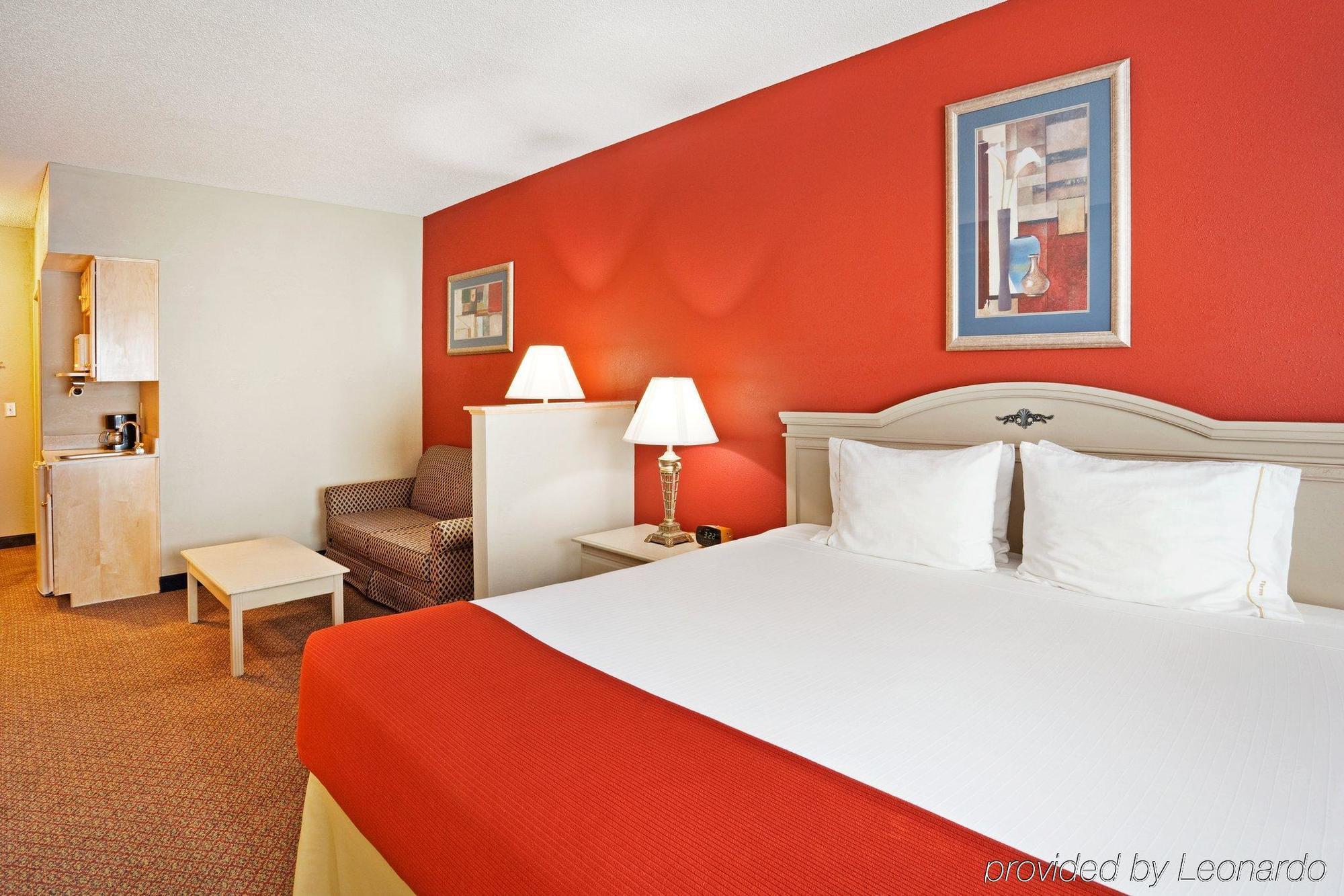 Holiday Inn Express Hotel & Suites London By Ihg Habitación foto