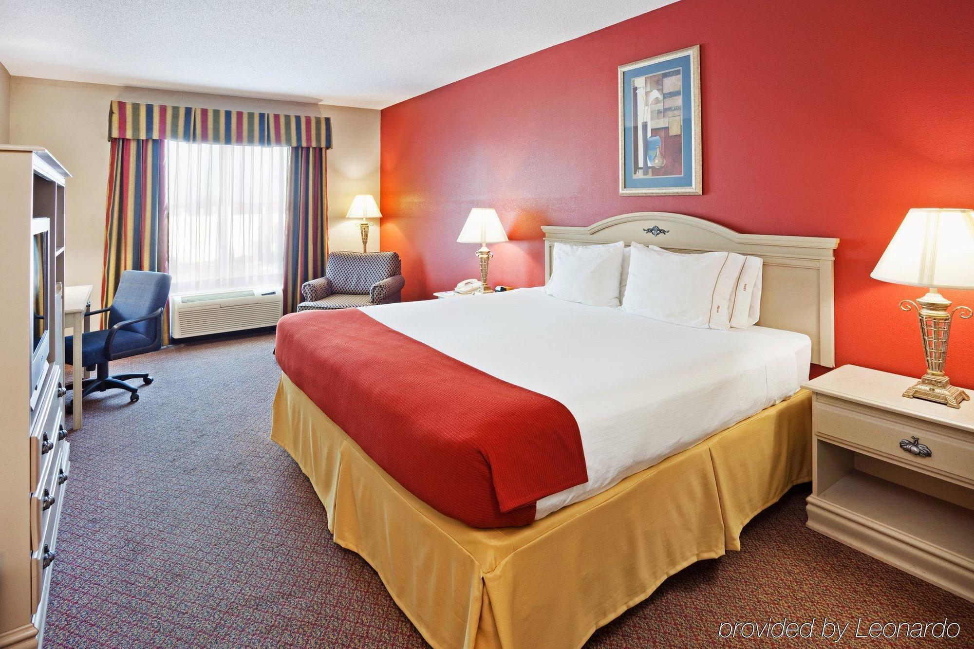 Holiday Inn Express Hotel & Suites London By Ihg Habitación foto